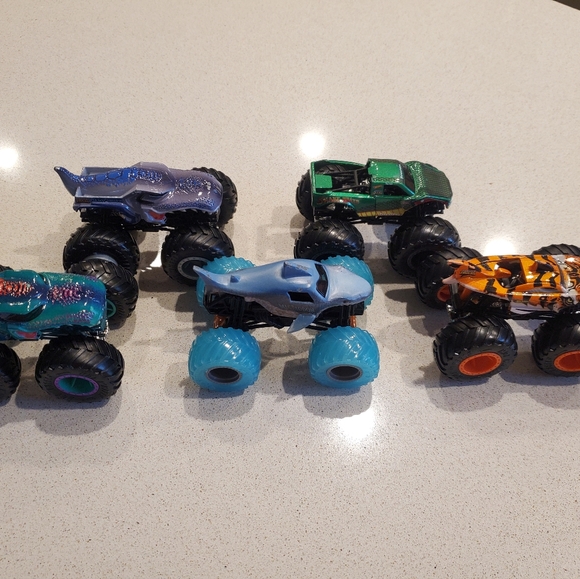 Monster Truck Set of 5 - Picture 2 of 3